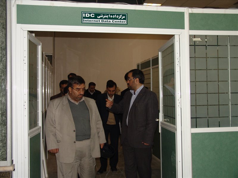 بازدید دکتر درسخوان از مرکز داده اینترنتی شهرداری