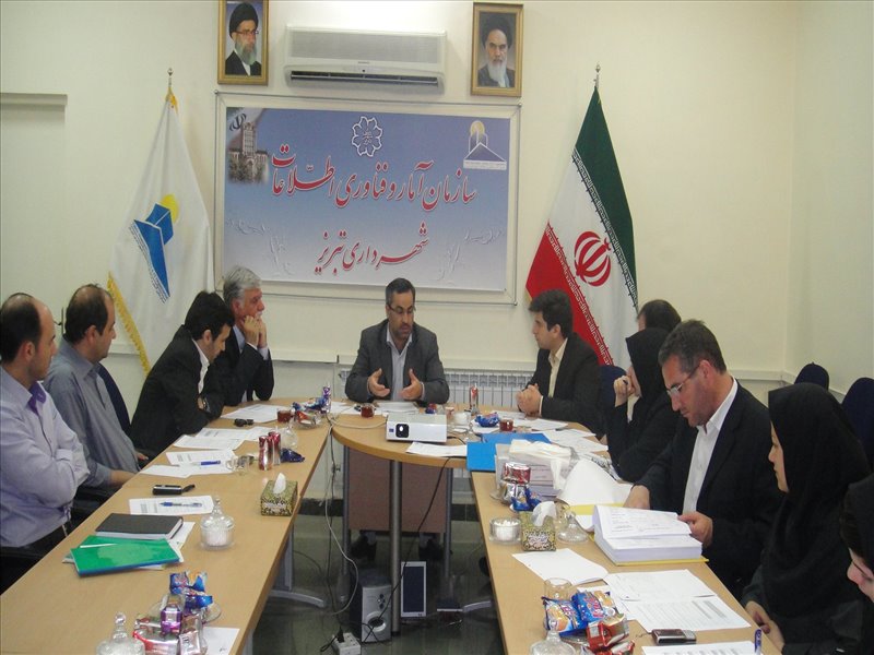 مهندس پاک نهاد در جمع اعضای هیات علمی دانشگاه تبریز بر ضرورت بهره گیری حداکثری از مستندات طرح جامع انفورماتیک شهرداری تاکید کرد 