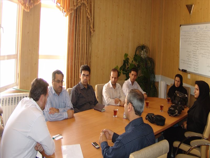 مهندس پاک نهاد به همراه کارشناسان سازمان از مراحل اجرایی پروژه آرشیو الکترونیکی منطقه شش شهرداری بازدید کرد