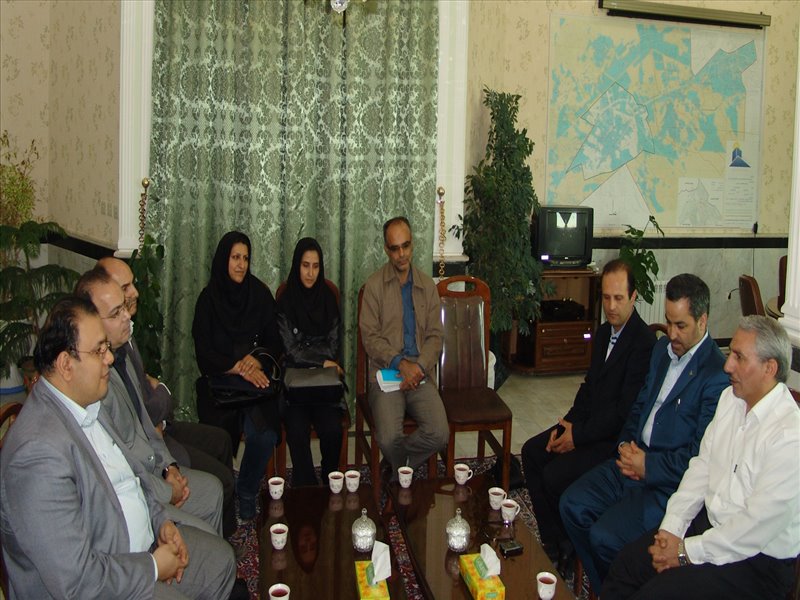 مهندس پاک نهاد در جلسه هماهنگی پروژه آرشیو الکترونیکی منطقه هفت بر کارایی این پروژه در کاهش مشکلات اداری تاکید کرد