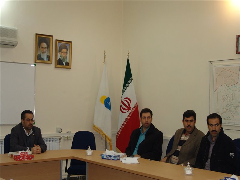 نشست آشنایی رییس و همکاران مدیریت کاداستر اداره کل ثبت اسناد و املاک استان با فعالیت های سازمان